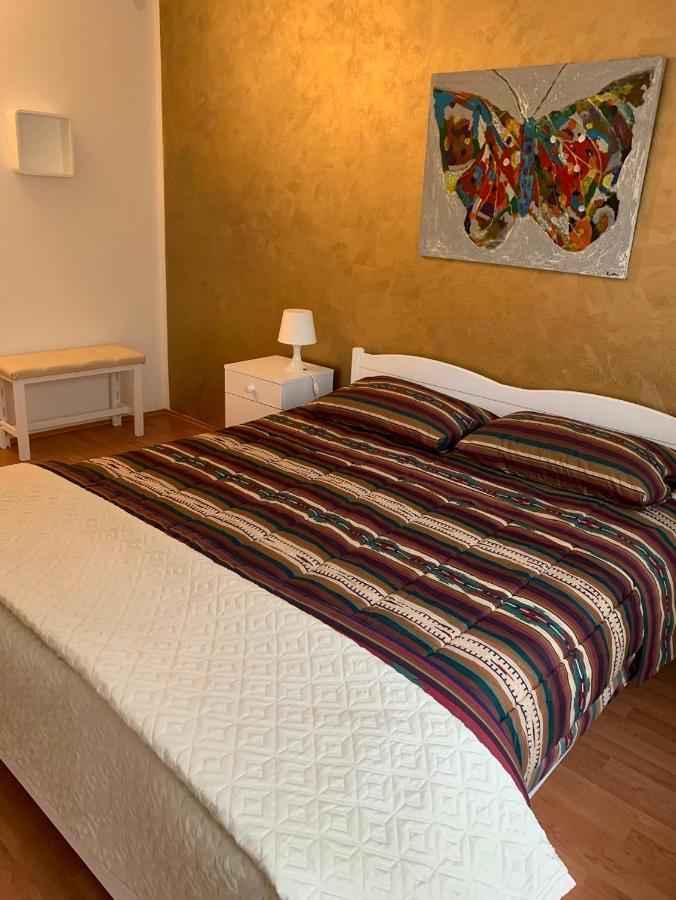 Apartman Kartec Krk Town Eksteriør billede