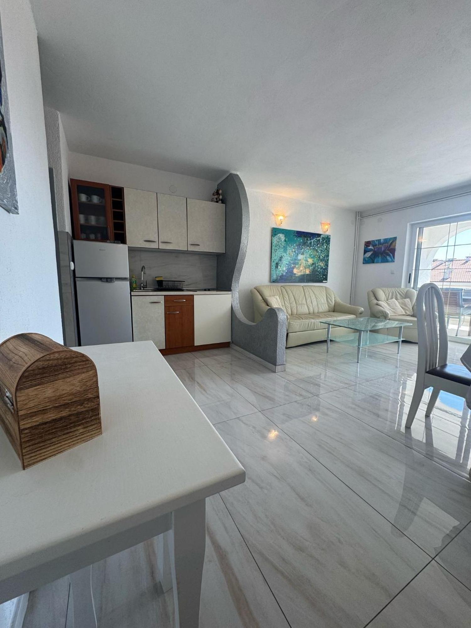 Apartman Kartec Krk Town Eksteriør billede